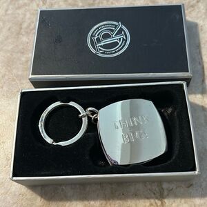 THINGS REMEMBERED Magnifying Glass Keychain